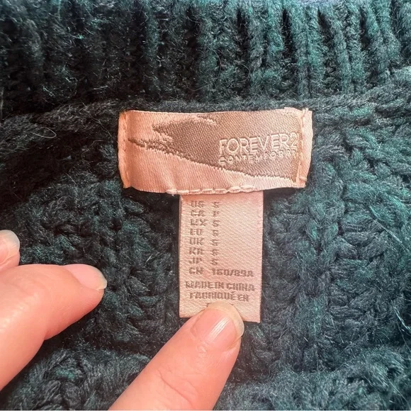 Dark teal green knit sweater size small - Picture 2 of 9